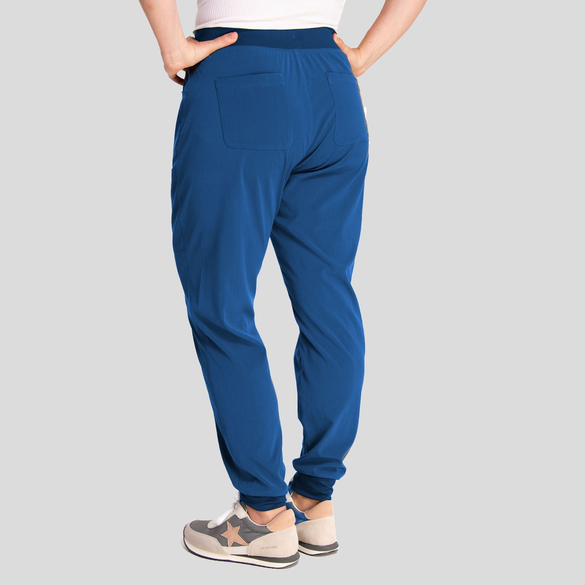 IRG_Elevate_181203_royal_back